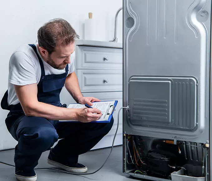 Why Estero, FL Homeowners Choose Estero Appliance Pro for Refrigerator Leak Repair?